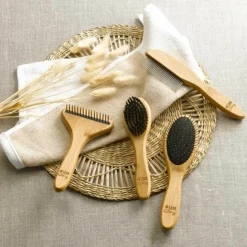 PARIS PRIX - Brosse de toilettage bambou